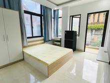 Hình ảnh Phòng full nội thất + bancol thoáng mát tại Lê Thị Hồng
