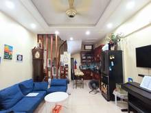 Hình ảnh Bán nhà Lạc Long Quân, 33m2, 5 tầng, mới tinh, oto đỗ gần, chỉ 4.4 tỷ