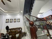 Hình ảnh Nhà nền cao ráo cứng cáp - trong khu nhà lầu sang trọng.