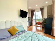 Hình ảnh Phòng bancol view đẹp, thoáng cửa kính, rộng 45m2, full nội thất