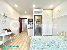 Hình ảnh Studio cửa sổ lớn siêu đẹp giảm giá sock ngay Tân Bình