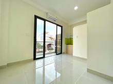Hình ảnh Phòng mới xây 100% - ban công giá cực rẻ gần cầu Bùi Đình Túy