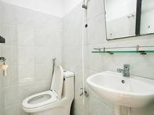 Hình ảnh Bán nhà kiên cố,3 tầng sổ vuông đẹp, hẻm xe hơi