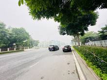 Hình ảnh Bán tòa nhà mặt phố Nguyễn Văn Huyên lô góc 3 mặt, 350m2, 150 tỷ.