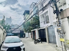 Hình ảnh Xe Tải Đậu Đỗ Ngày Đêm- NƠ TRANG LONG- 61m2(3.5x17)- Xe Hơi Vào Nhà