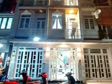 Hình ảnh Nhà LK 4-5 ngay trường KĐ, DT: 3.5x10m, 2 Lầu (4PN). Giá 2,3 tỷ