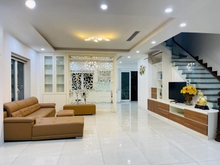 Hình ảnh Cho Thuê Biệt Thự Song Lập Hoa Sữa, 270m2, Nhà Mới Đẹp, Sông Sau