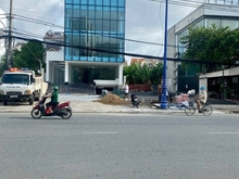 Hình ảnh Nhà thiết kế thông suốt có thang máy mặt tiền Đ Lương Đình Của, Quận2