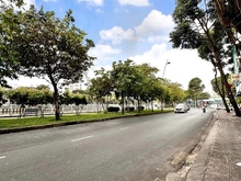 Hình ảnh Mặt Tiền View Hồ, gấp bán nhà 4 tầng, ngang 13m, Trường Sa, Phú Nhuận,