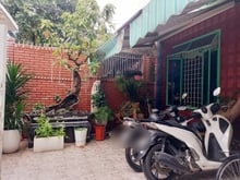Hình ảnh Bán nhà Ngay Nguyễn Văn Linh, 180M2, 3 tầng, ngang 8m, giá còn 6.x tỷ.