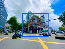 Hình ảnh Góc 2 Mặt tiền ( Nike đang thuê ) - Ngang 15.6 / Diện tích sàn 450m²