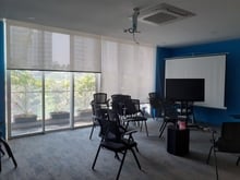Hình ảnh Văn Phòng Sala Quận 2 - Sẵn Bàn Ghế - Ban Công Thoáng Mát.