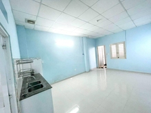 Hình ảnh Ngay cầu vượt Hoàng Hoa Thám-phòng máy lạnh-30m2-
