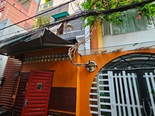 Hình ảnh Bán nhà quận 4 phòng khách + bếp + 4 phòng ngủ + 3 tolet + 1 phòng thờ