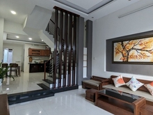 Hình ảnh Cho thuê nhà đẹp sân vườn 3 tầng 3PN khu vực Chế Lan Viên