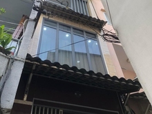 Hình ảnh Trường Sơn. Q10. Cạnh CV Lê Thị Riêng. 5 tầng 6PN. 4WC. Hoàn công đủ.
