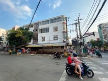 Hình ảnh Cho thuê góc 2 MT Nguyễn Gia Trí 5x20, 4 tầng giá TL