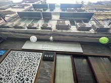 Hình ảnh Cho thuê nhà ngay khu phố nhật đường Lê Thánh Tôn Q1 (8x8) 4 tầng suôt