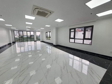 Hình ảnh Siêu phẩm Tòa nhà VP phố Hoàng Quốc Việt, 9T mới cóng, nhỉnh 42 tỷ