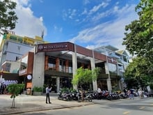 Hình ảnh Cho thuê nhà GÓC 2MT 573 Nguyễn Thị Thập, Q.7 - DT 11x27m, trệt 1 lầu