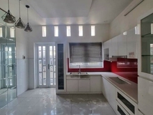 Hình ảnh Nhà mới đẹp mặt tiền hẻm to thuận tiện kinh doanh giáp quận 7
