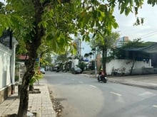 Hình ảnh Bán lô đất rẻ nhất đường Quốc Hương chỉ 210triệu/m2 góc 2MT DT 10x35