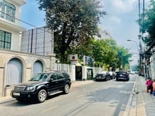 Hình ảnh Hiếm-Khu nhà Giàu Lam Sơn,Chỉ 5.x có Nhà 4 Tầng 4PN,(4,2x10) Sát HXH