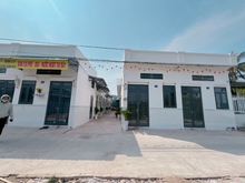 Hình ảnh cần bán gấp nhà 490tr shr làm việc chính chủ bao giấy tờ ngay chợ bình
