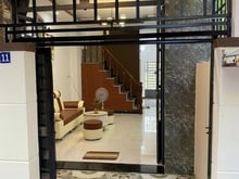 Hình ảnh Thiếu vốn cần bán nhà Lạc Long Quân Q11, 53m2, 2PN, SHR, 1ty270