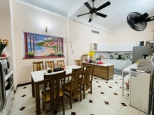Hình ảnh Gấp bán nhà Quận 1, dt 120m2, ô tô đỗ cửa, gần Mặt tiền Bùi Thị Xuân.