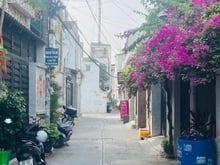 Hình ảnh Nhà nát ngang khủng - xe hơi đậu trong nhà - linh đông T.Đ nhỉnh 4TỶ
