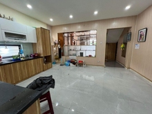 Hình ảnh Cho thuê nhà 3 tầng MT đường Mẹ Nhu 5Pn