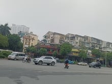 Hình ảnh Bán gấp nhà mặt phố Nguyễn Văn huyên, DT 190m ,10 tầng, mặt tiền 9m