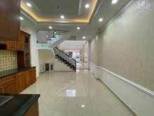 Hình ảnh Khu dân cư Hồng Long nhà đẹp 3 tầng giá rẻ DTSD 160m2 giá 6.6 tỷ