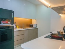 Hình ảnh Kẹt vốn bán gấp CC Gold View Q4,80m2,SHR, 2 tỉ 250