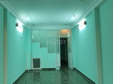 Hình ảnh Cho thuê nhà Hẻm Xe Hơi Cách Mạng Tháng 8 2 lầu 4pn 3wc Quận 3