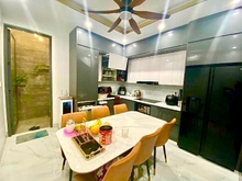 Hình ảnh Bán Nhà Lý Sơn 80m2-5 tầng-Mt 4.5m-THANG MÁY- TẶNG NỘI THẤT-hơn 10 tỷ