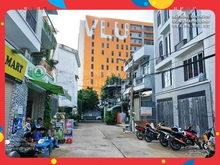 Hình ảnh GV. Nhà 8.9M x 19.5M, 3T. Hẻm xe hơi, thông. Gần trg Đại học Văn Lang.
