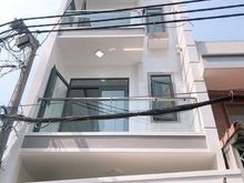 Hình ảnh Cần cho thuê nhà HXH 377/4B Lê Quang Định gần ngã tư Nguyễn Văn Đậu