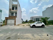 Hình ảnh Chính Chủ Cần Bán Gấp Lô 100m2 SHR 1ty499 KDC Phong Phú