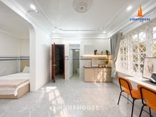 Hình ảnh Đặng Thùy Trâm - Studio 1PN Tách Bếp - Cửa sổ lớn
