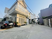 Hình ảnh bán mặt tiền ngang khủng 8m có sân đổ xe hơi Đoàn Văn Bơ q4 ngộp 23ty