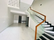 Hình ảnh Cho thuê nhà 3 tầng mặt tiền đường Nguyễn Phước Lan gần vòng xoay 29/3