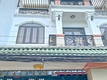 Hình ảnh HOT ! Nhà 2 Lầu  6.2X11M Hẻm Xe Hơi Phạm Hữu Lầu. PHÚ MỸ Q7.