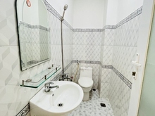 Hình ảnh Bán nhà q12 -4 tầng. Dt 54m2.hẻm xe hơi. Chỉ  4.65 tỷ.