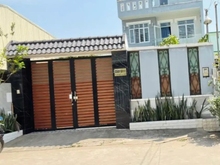 Hình ảnh Gia đình cần bán :   CĂN NHÀ 3 Tầng SIÊU RỘNG DT : 140m2 full thổ cư