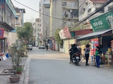 Hình ảnh 68mTrung tâmTrâu Quỳ-ngày đêm nhộn nhịp-Dòng tiền-2 tô tô tránh-Vỉa hè
