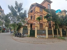 Hình ảnh Cho thuê BIỆT THỰ LÔ GÓC phố TRUNG YÊN, 100 m2 x 3 tầng, Mặt tiền 20m