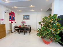 Hình ảnh Nhà đẹp Lạc Long Quân Dt 41m2 4 tầng, MT 6,6m nở hậu, giá bán 11,9 tỷ