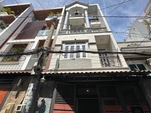 Hình ảnh Gấp bán!!! Nhà 4 tầng, 70m2, hẻm xe hơi, sát mặt tiền Quang Trung